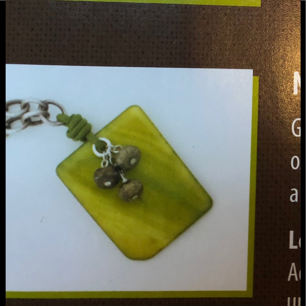 Silpada green mother of pearl necklace